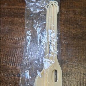 NEW VINTAGE Set of 4 Mini Plastic Spatulas Retro Kitchen Tools